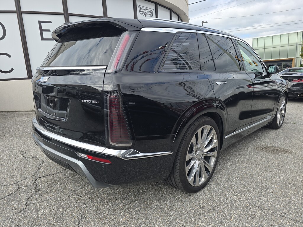 Certified 2026 CADILLAC VISTIQ Premium Luxury SUV