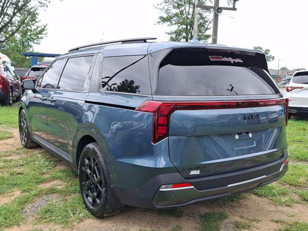 Certified 2025 Kia Carnival SX Minivan/Van