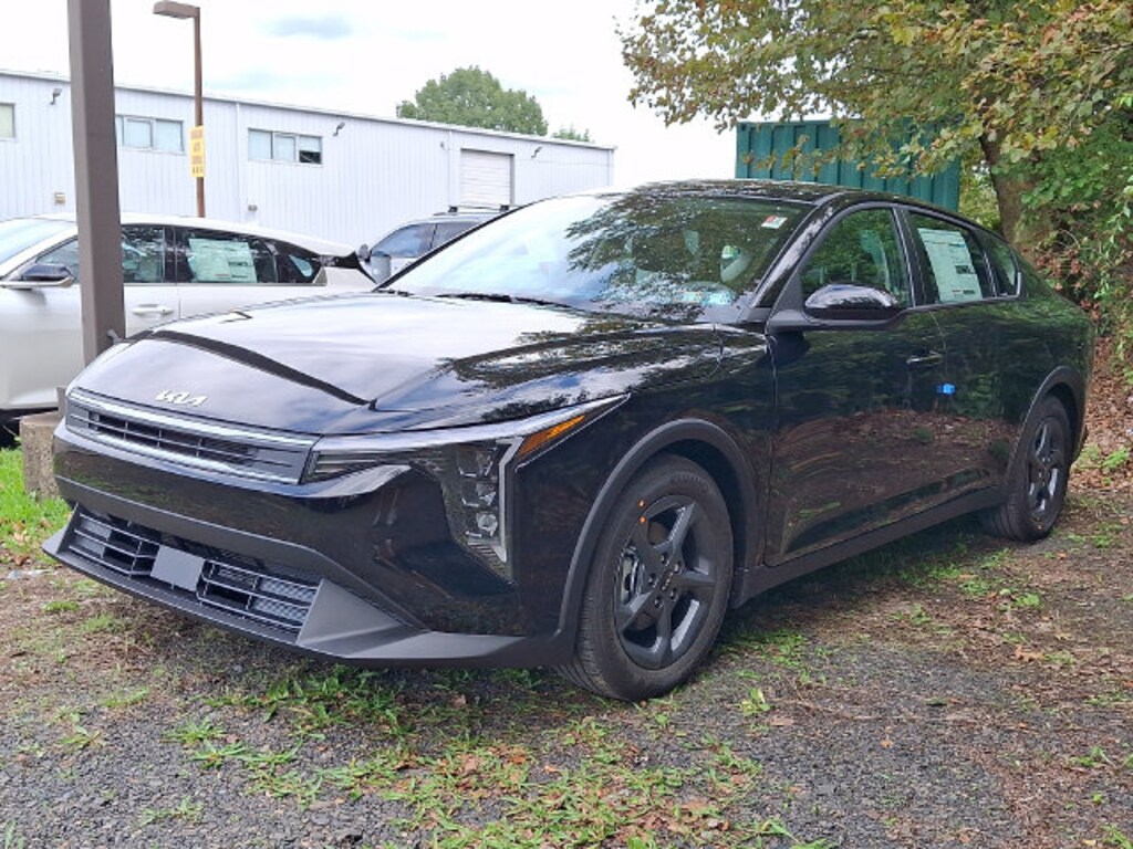 New 2026 Kia K4 LXS Sedan