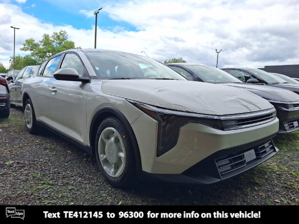 New 2026 Kia K4 LXS Sedan