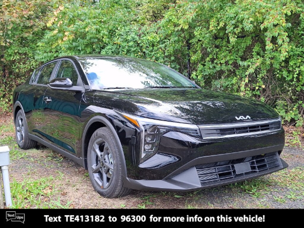 New 2026 Kia K4 LXS Sedan