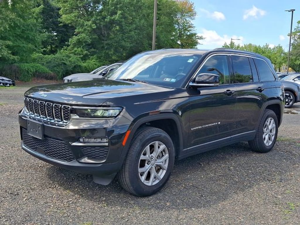 Used 2023 Jeep Grand Cherokee Limited SUV