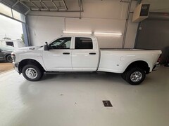 2026 Ram 3500 TRADESMAN CREW CAB 4X4 8' BOX Pickup