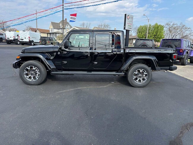 2026 Jeep Gladiator SAHARA 4X4 Pickup
