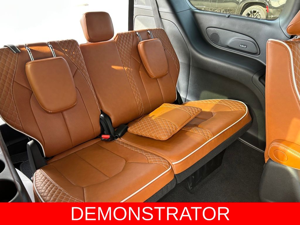 2026 Chrysler Pacifica Pinnacle - Photo 29