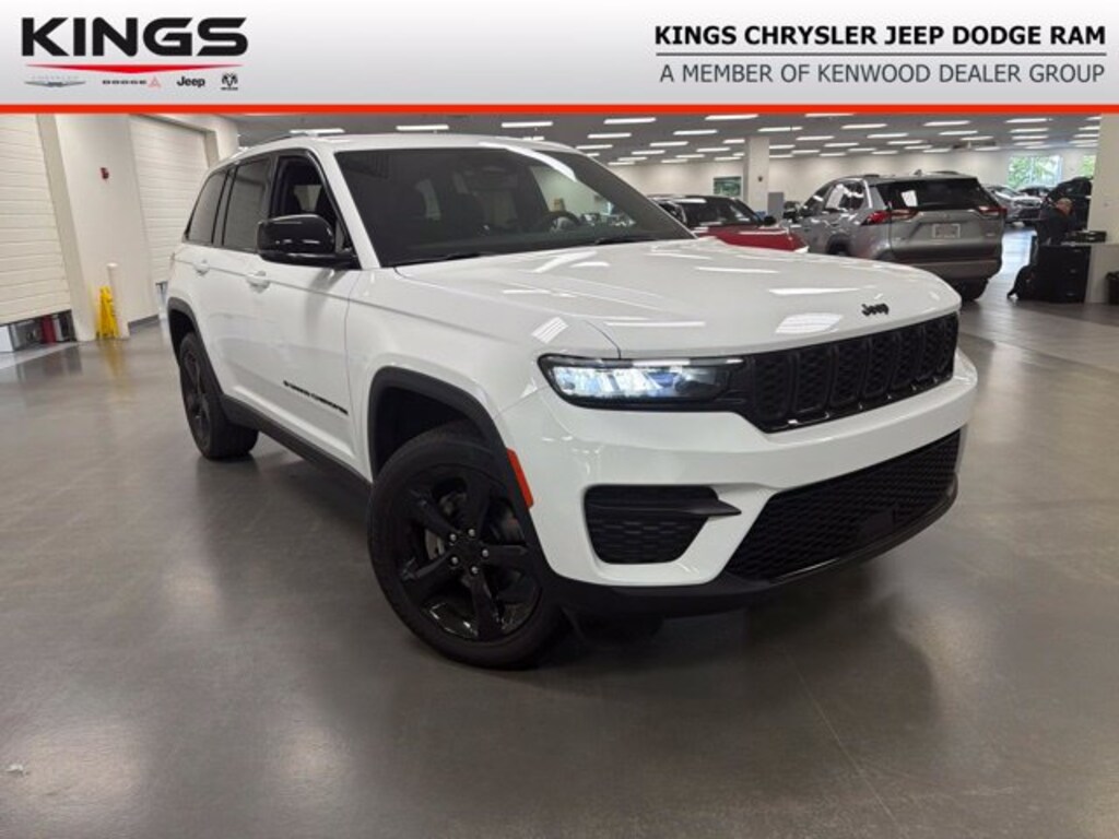 Used 2023 Jeep Grand Cherokee Laredo SUV