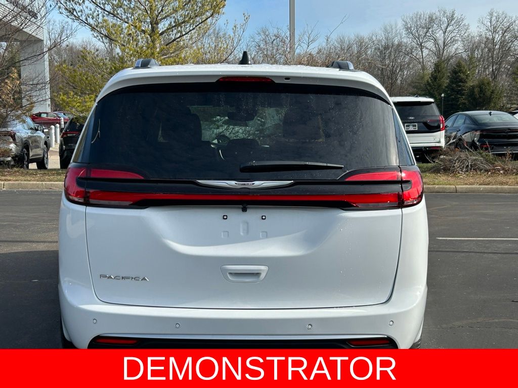 2026 Chrysler Pacifica Pinnacle - Photo 6