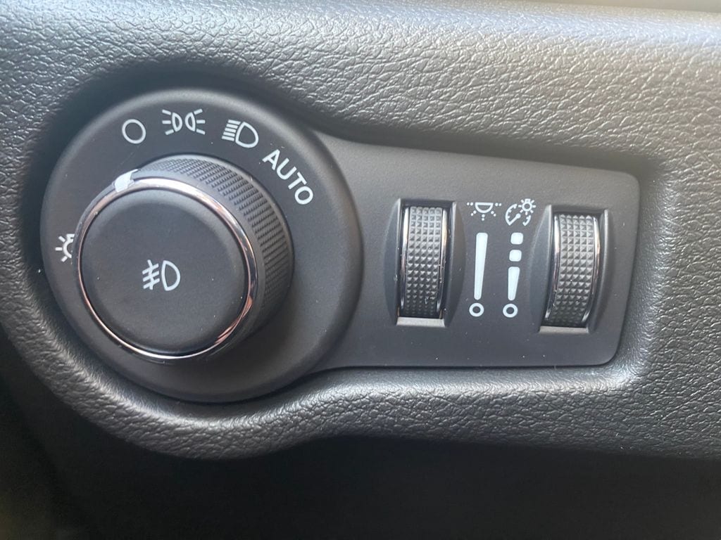 2026 Chrysler Pacifica Pinnacle - Photo 15