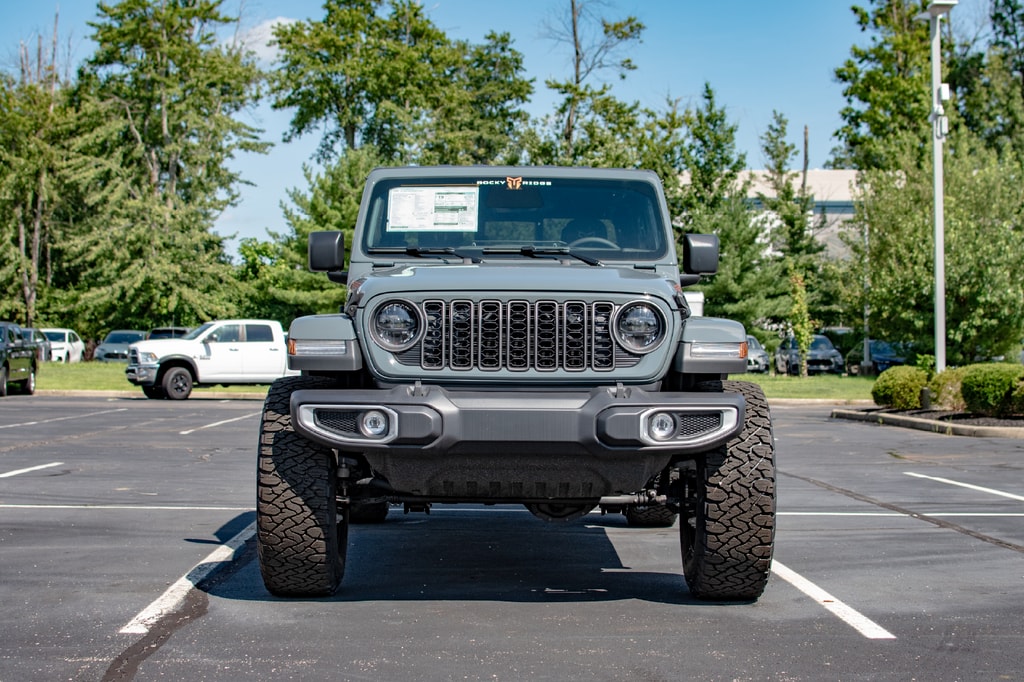 New 2026 Jeep Gladiator Sport S Pickup