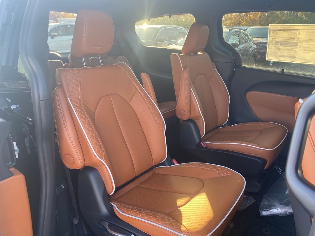 2026 Chrysler Pacifica Pinnacle - Photo 22