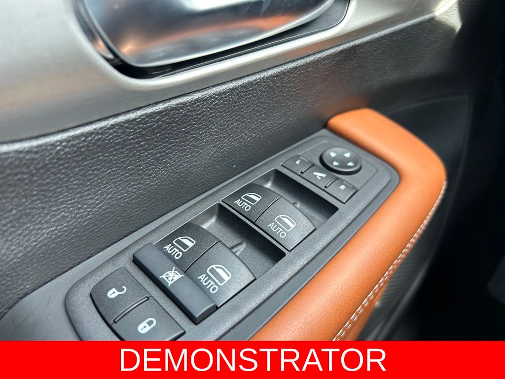 2026 Chrysler Pacifica Pinnacle - Photo 18