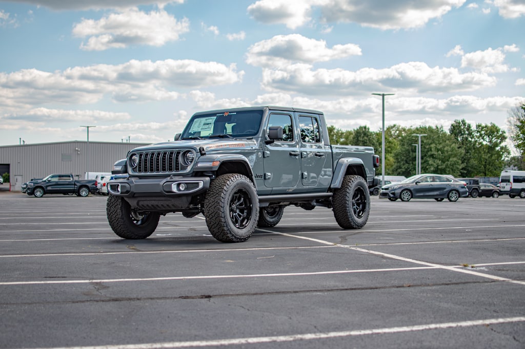 New 2026 Jeep Gladiator Sport S Pickup