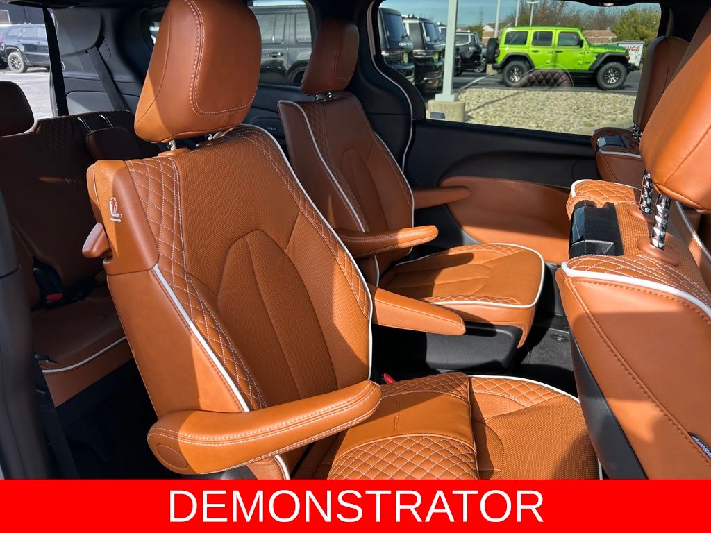 2026 Chrysler Pacifica Pinnacle - Photo 28