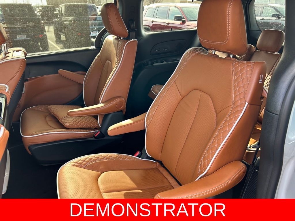 2026 Chrysler Pacifica Pinnacle - Photo 24