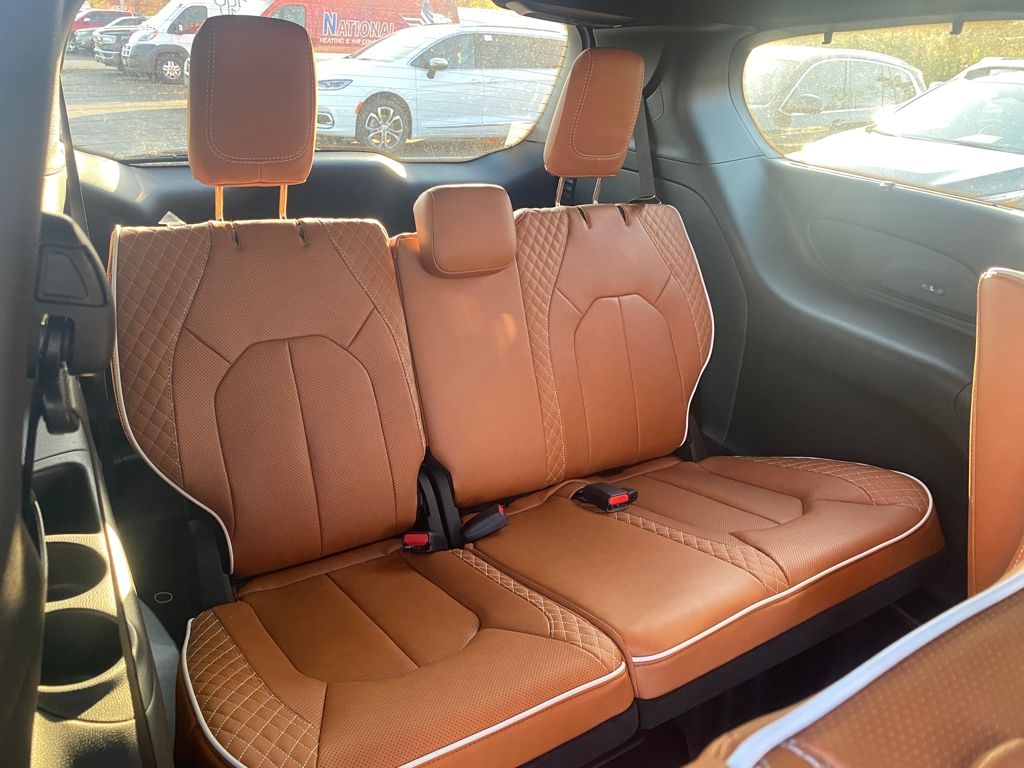 2026 Chrysler Pacifica Pinnacle - Photo 23