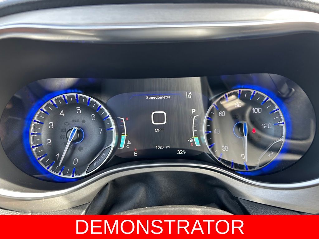 2026 Chrysler Pacifica Pinnacle - Photo 14