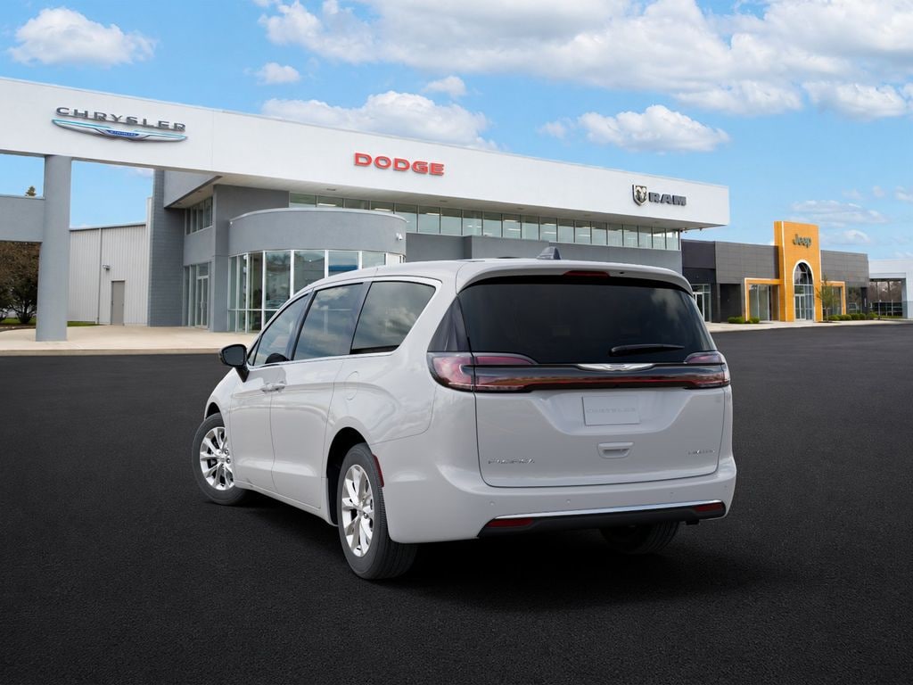 New 2026 Chrysler Pacifica Limited Passenger Van