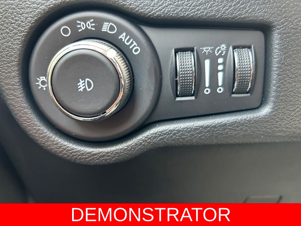 2026 Chrysler Pacifica Pinnacle - Photo 19