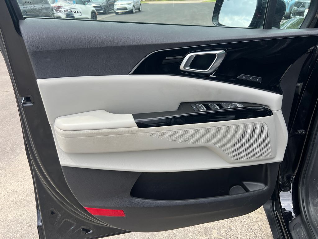 2023 Kia Carnival SX - Photo 11