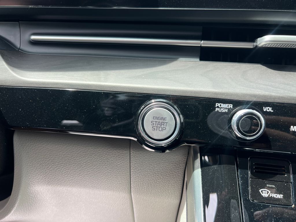 2023 Kia Carnival SX - Photo 25