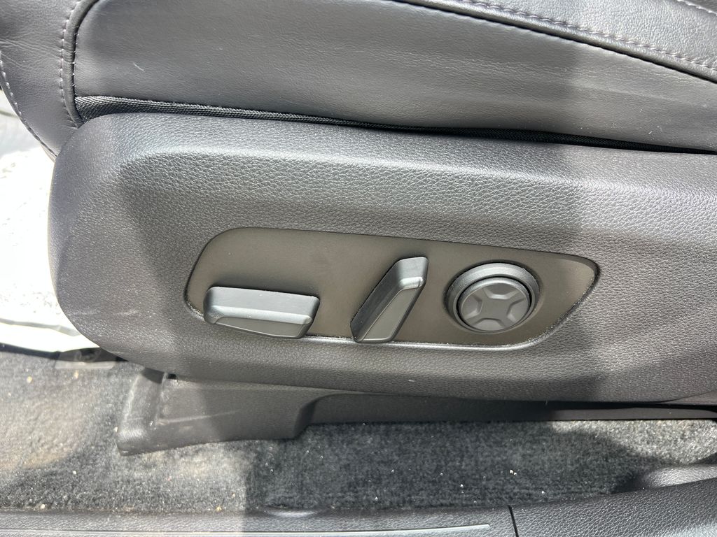 2023 Kia Carnival SX - Photo 12