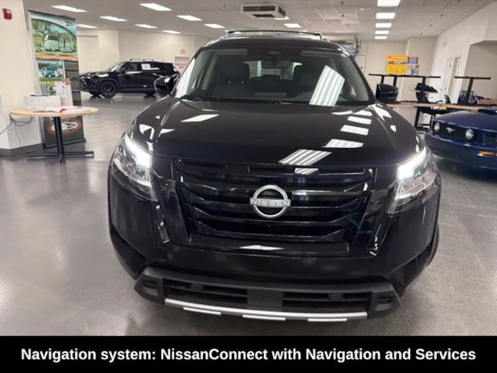 Used 2024 Nissan Pathfinder SL SUV