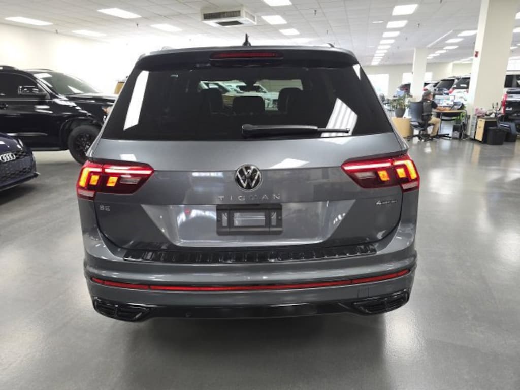 Used 2024 Volkswagen Tiguan 2.0T SE R-Line Black SUV