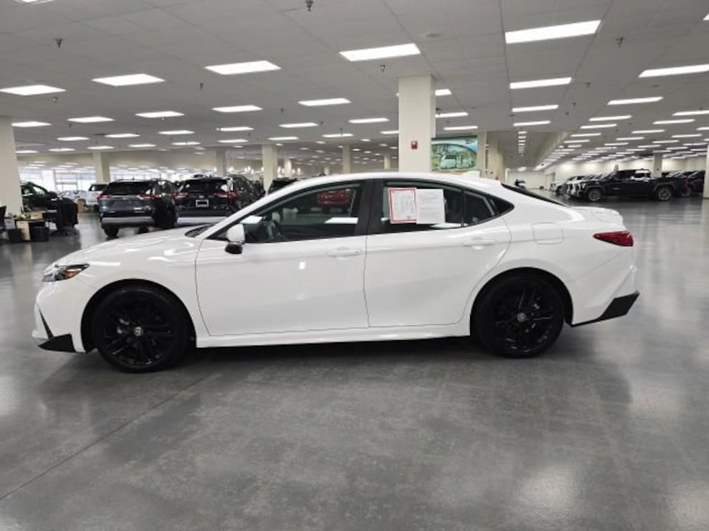 Used 2025 Toyota Camry SE Sedan