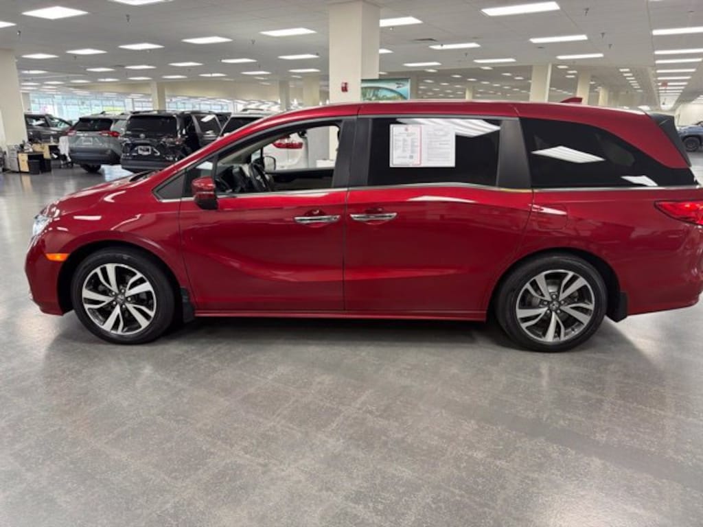 Used 2022 Honda Odyssey Touring Passenger Van