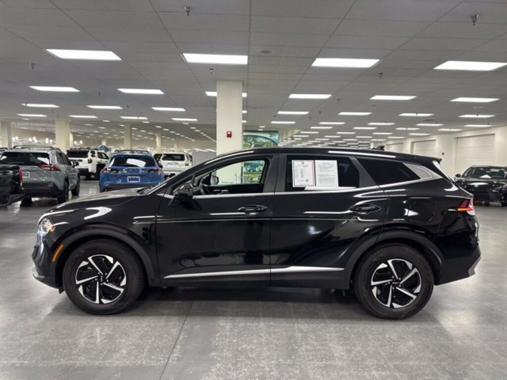 Used 2023 Kia Sportage Hybrid LX SUV