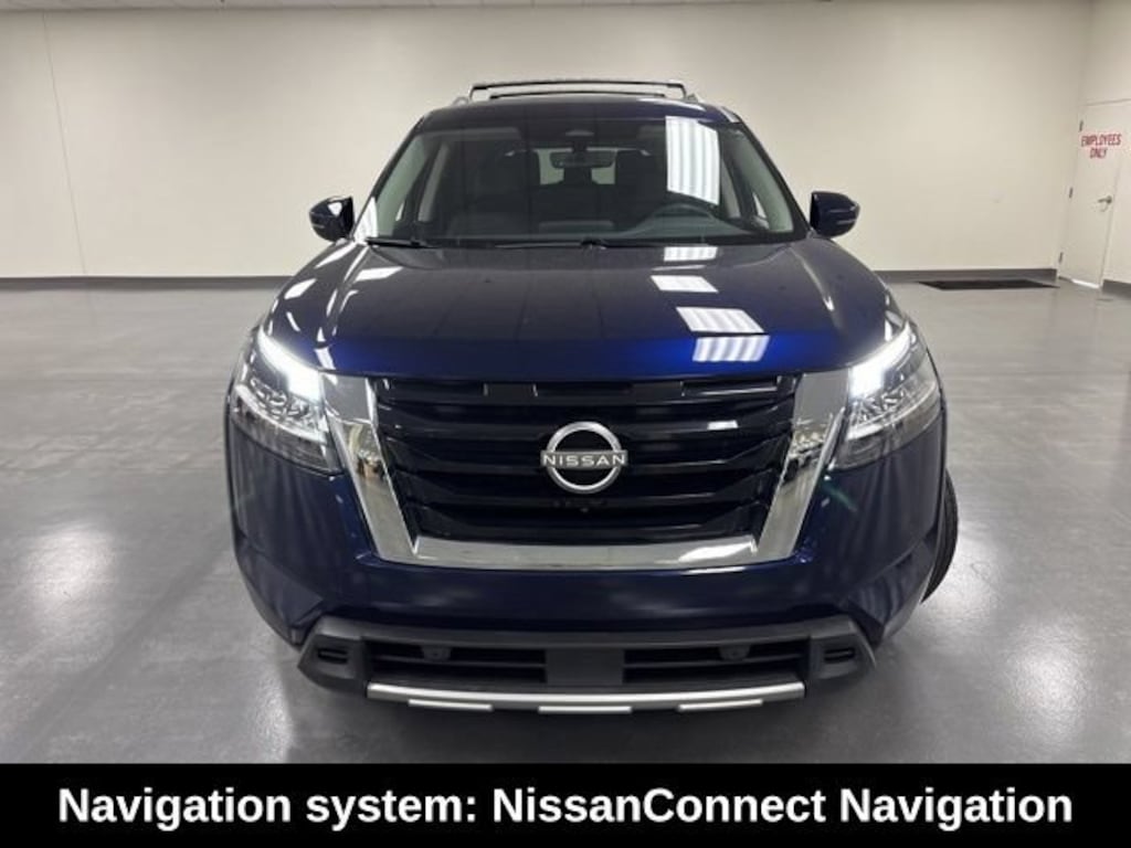 Used 2023 Nissan Pathfinder SL SUV