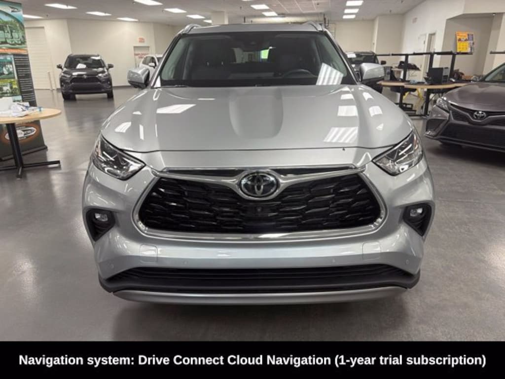 Used 2024 Toyota Highlander Platinum SUV