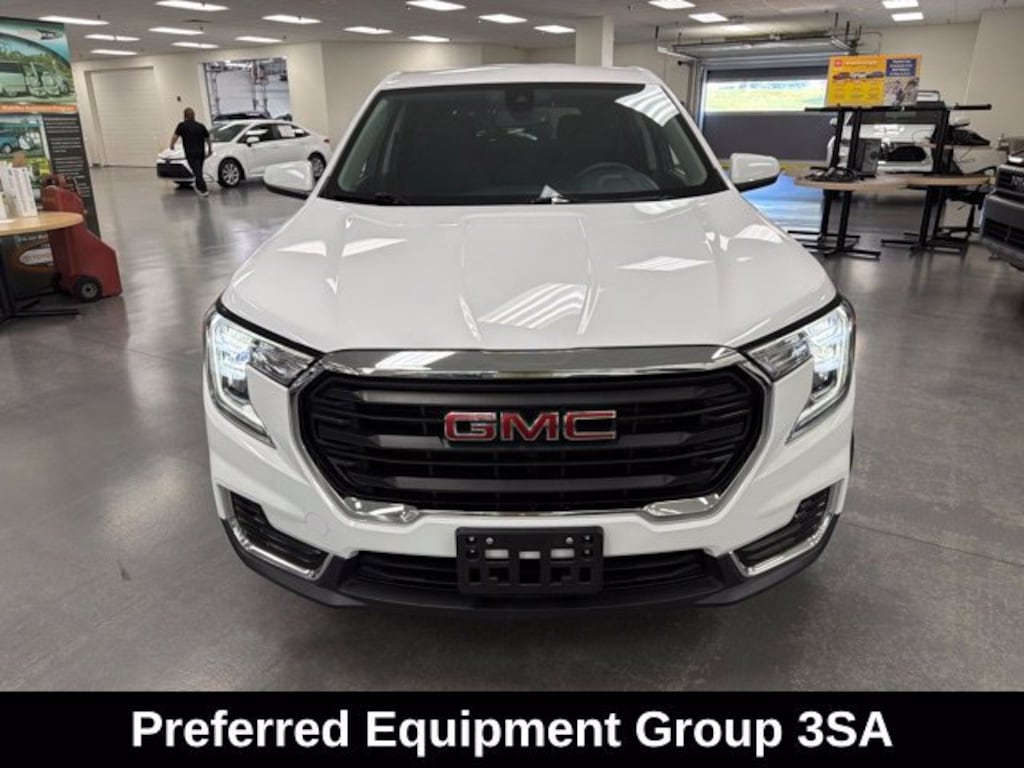 Used 2024 GMC Terrain SLE SUV