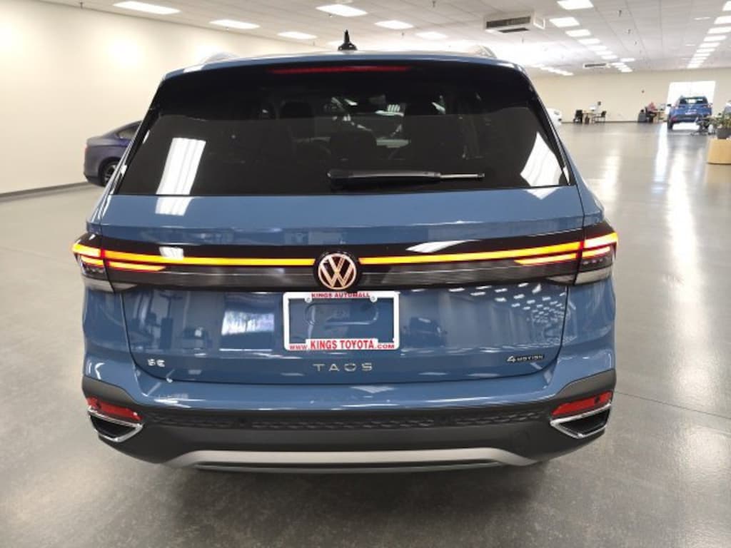 Used 2025 Volkswagen Taos 1.5T SE SUV