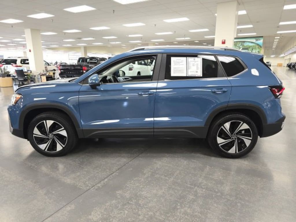 Used 2025 Volkswagen Taos 1.5T SE SUV