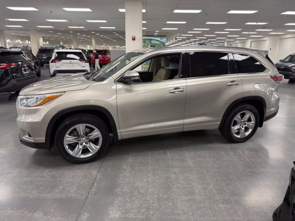 Used 2015 Toyota Highlander Limited SUV