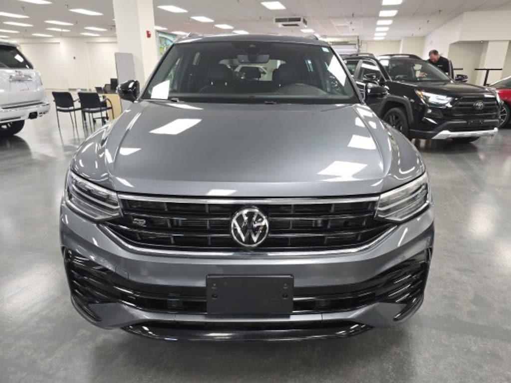 Used 2024 Volkswagen Tiguan 2.0T SE R-Line Black SUV