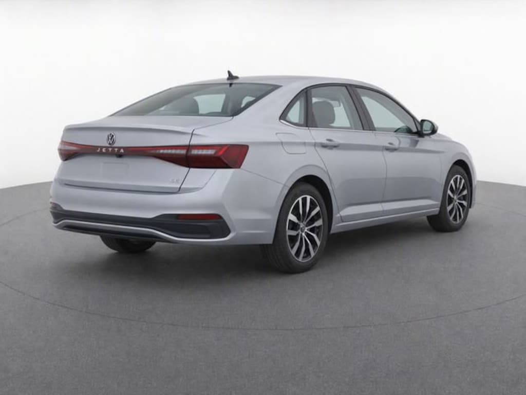 Used 2025 Volkswagen Jetta 1.5T SE Sedan