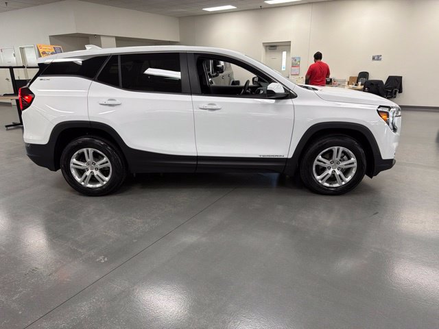 2024 GMC Terrain SLE - Photo 8