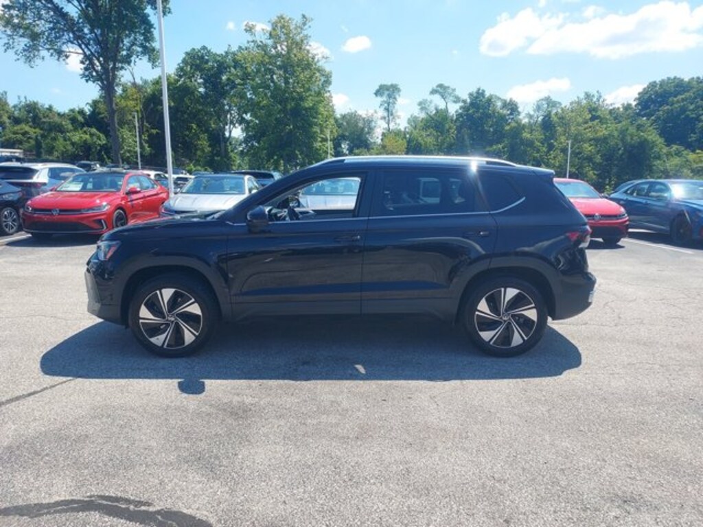 Used 2025 Volkswagen Taos 1.5T SE SUV