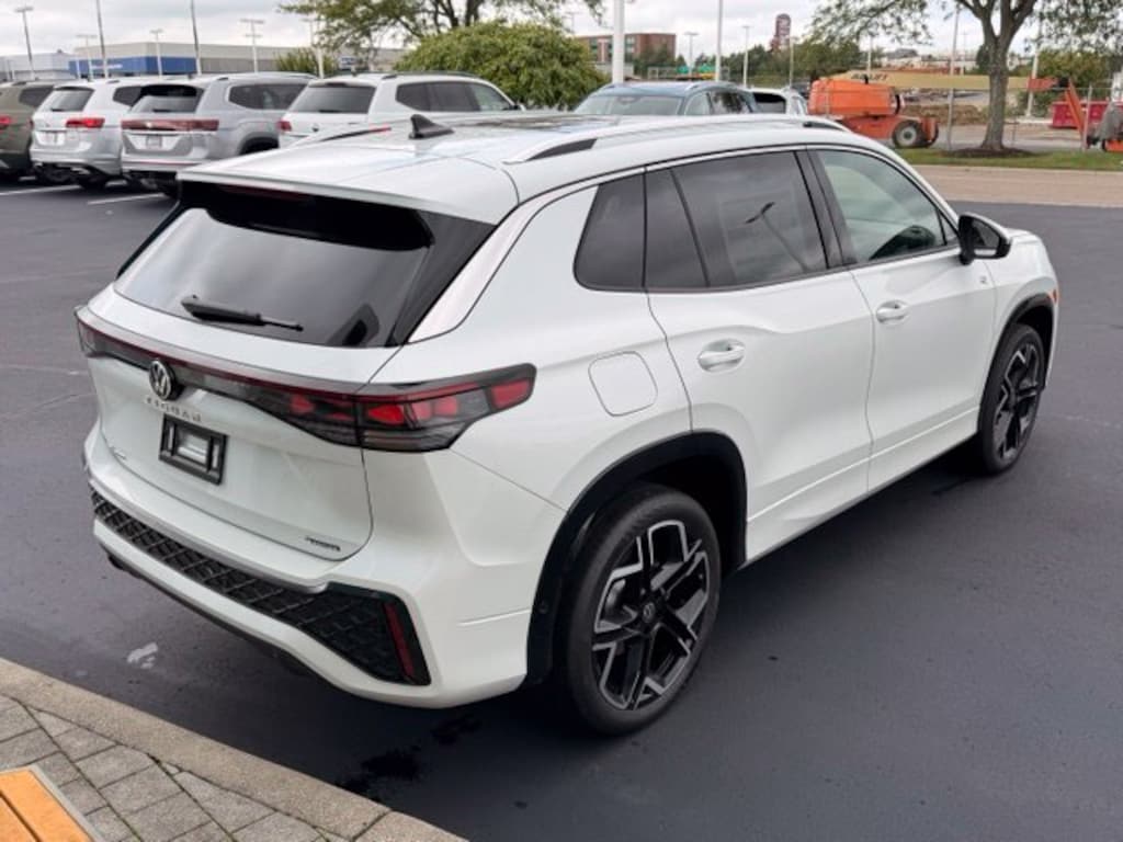 New 2026 Volkswagen Tiguan SEL R-Line Turbo SUV