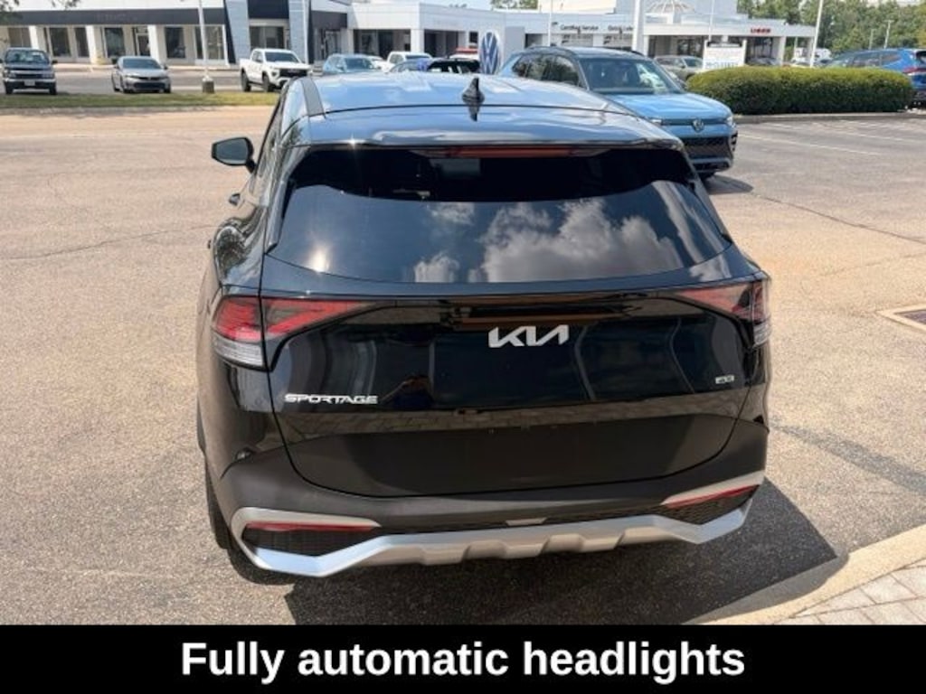 Used 2024 Kia Sportage LX SUV