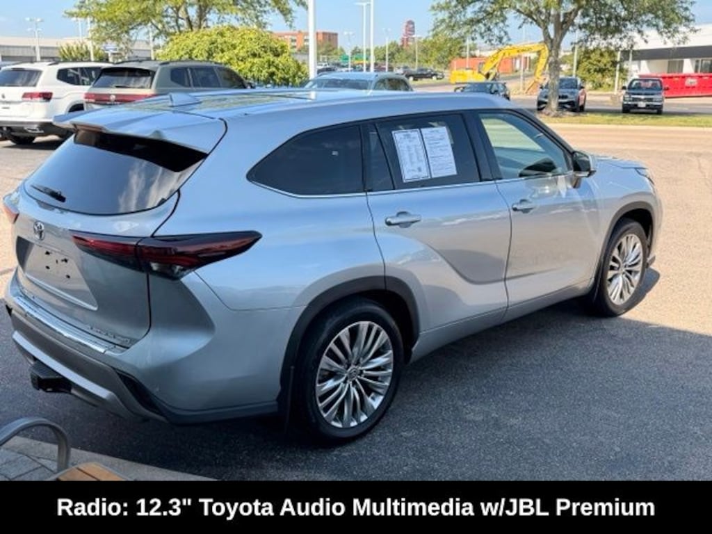 Used 2024 Toyota Highlander Platinum SUV