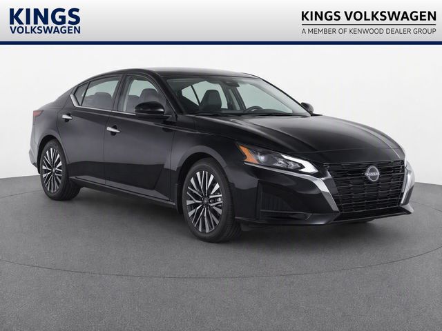 Used 2025 Nissan Altima 2.5 SV Sedan