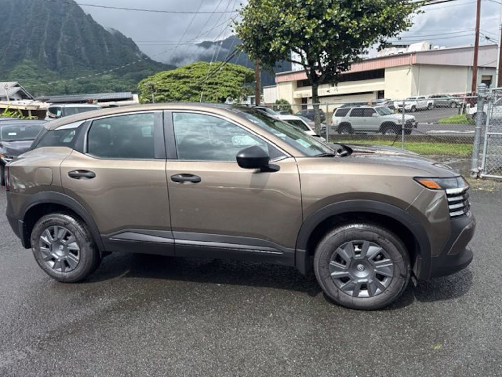 New 2027 Nissan Kicks S