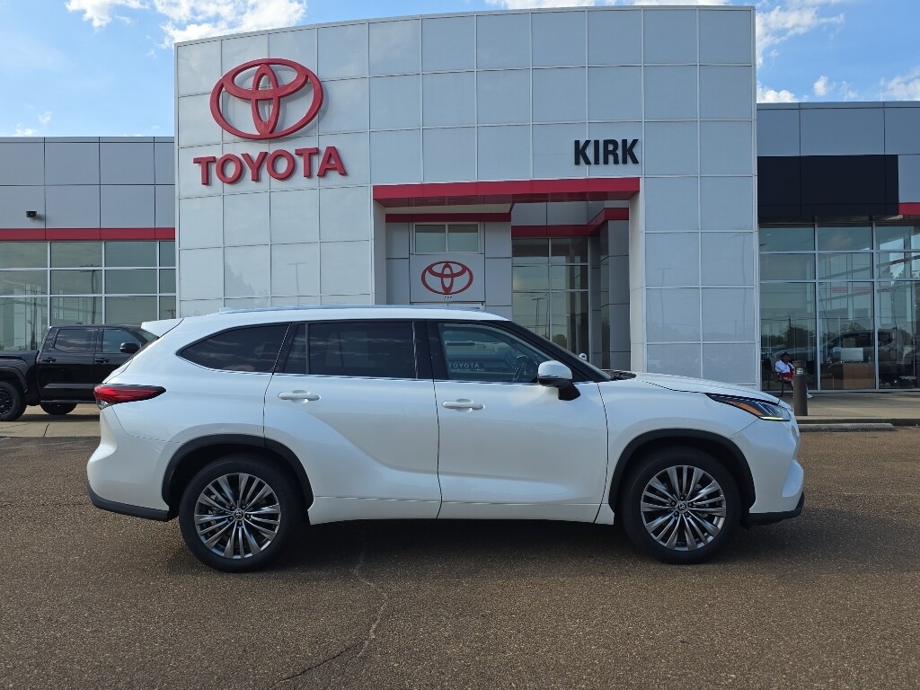 Used 2021 Toyota Highlander Platinum SUV