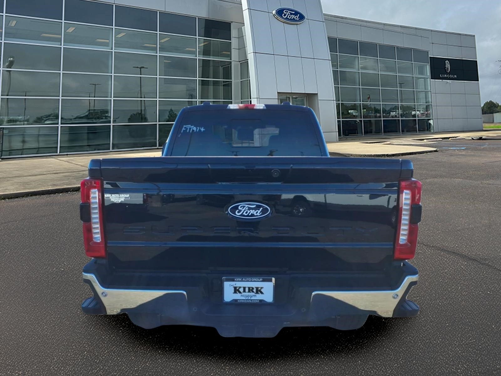 New 2027 Ford F-250 Lariat Crew Cab