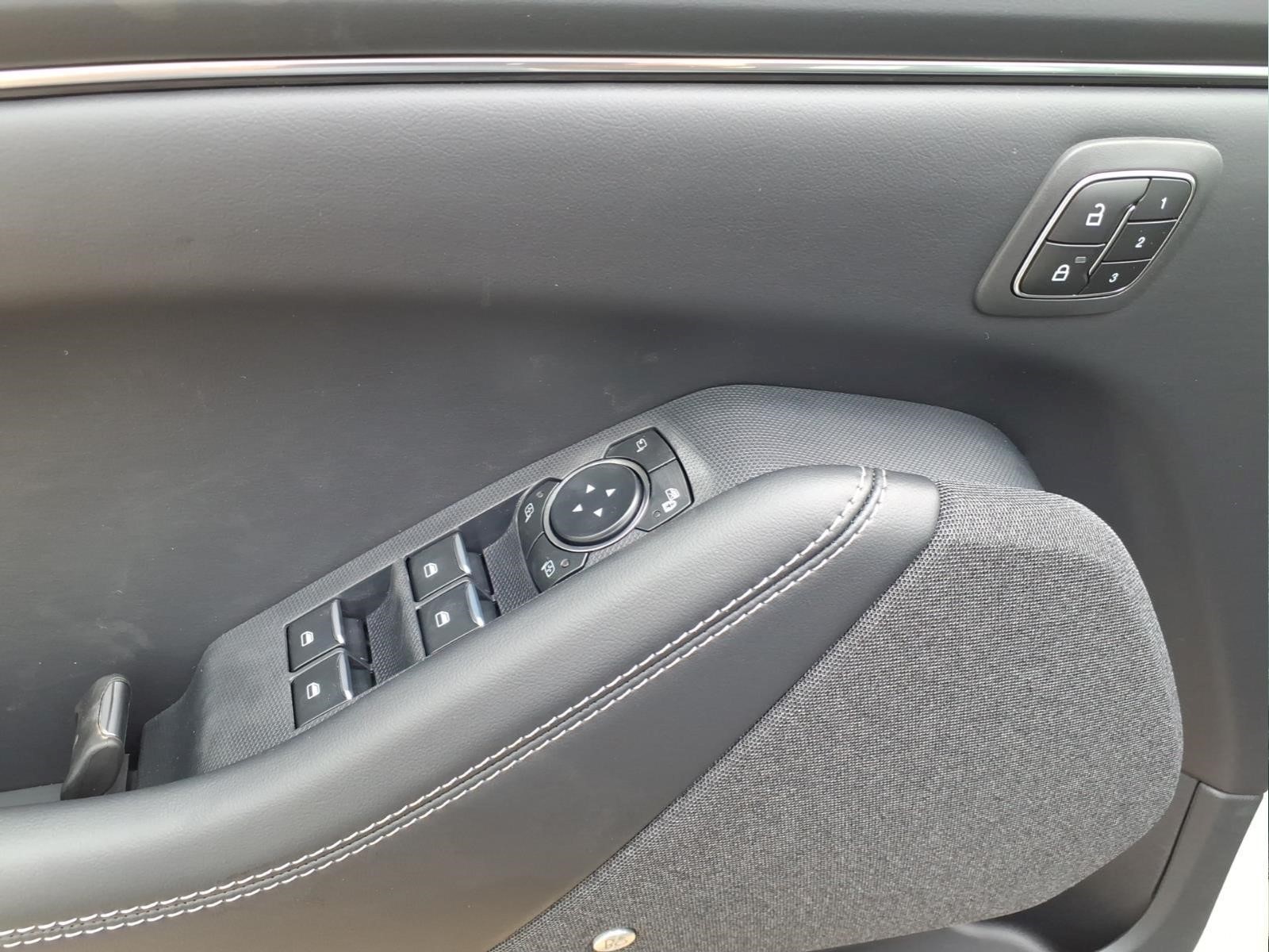 2026 Ford Mustang Mach-E Premium - Photo 16