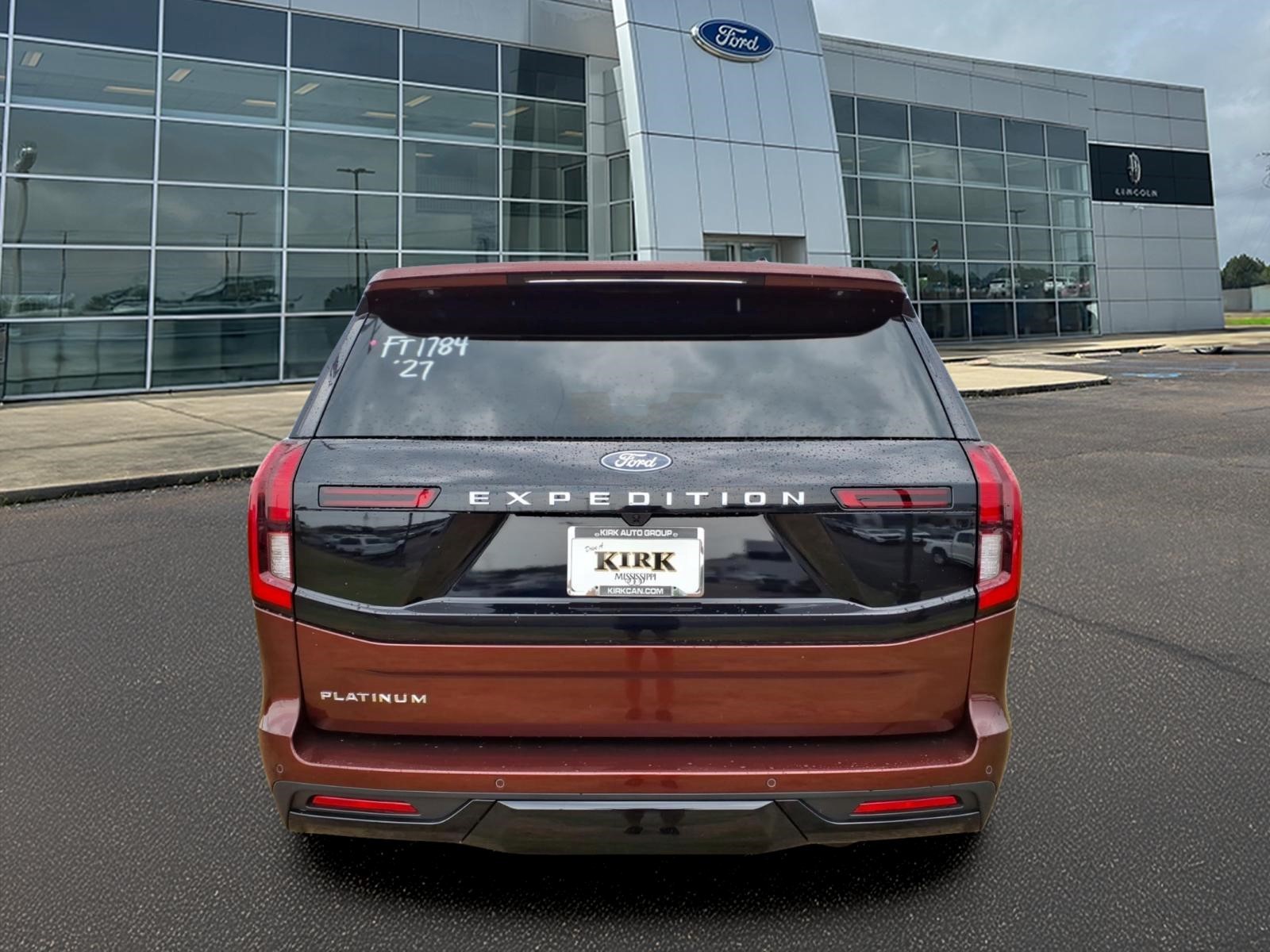 New 2027 Ford Expedition Platinum Wagon .