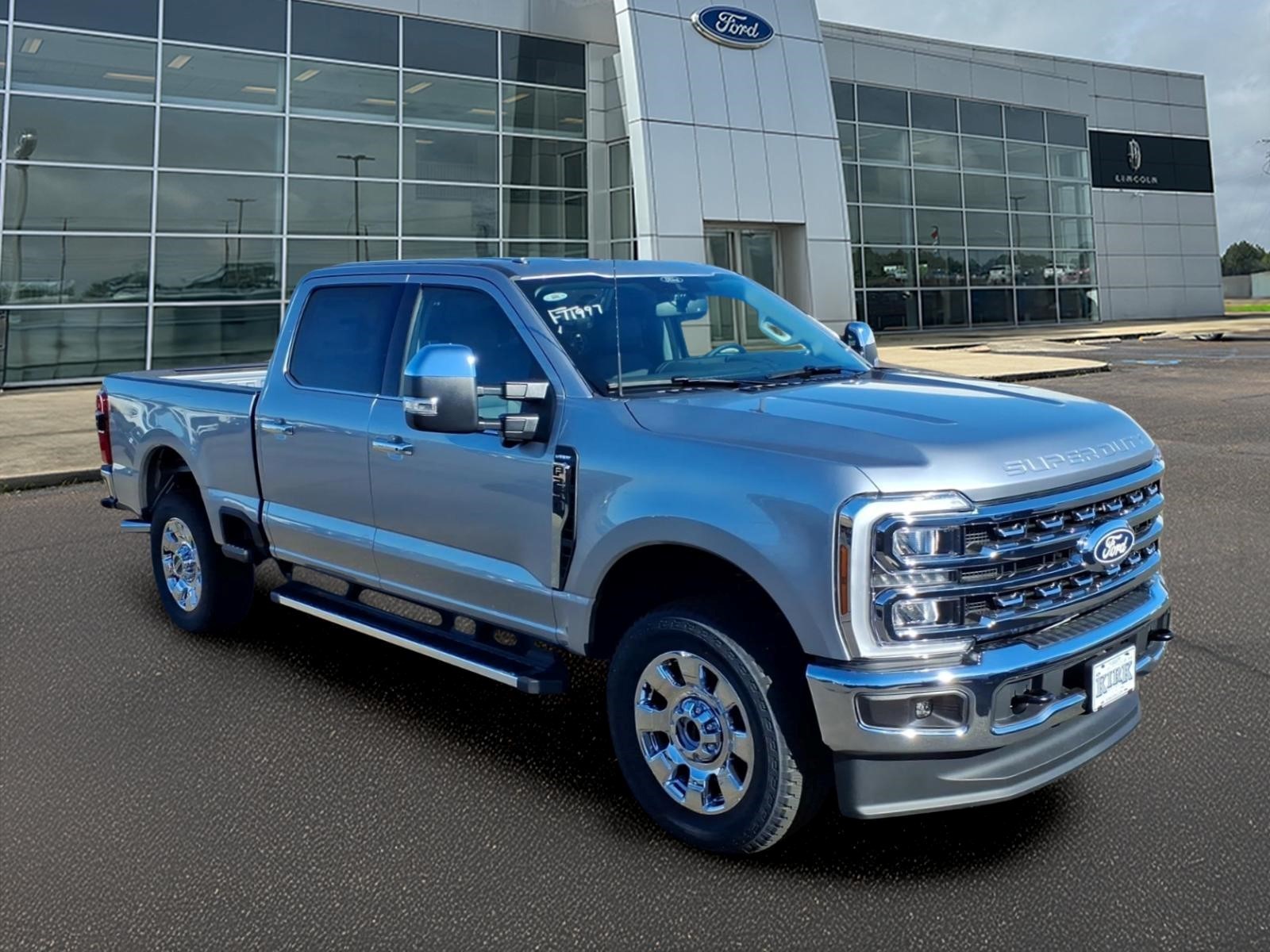 New 2027 Ford F-250 Lariat Crew Cab